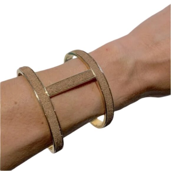 🆕 VINCE CAMUTO Cuff Bracelet - Picture 1 of 8